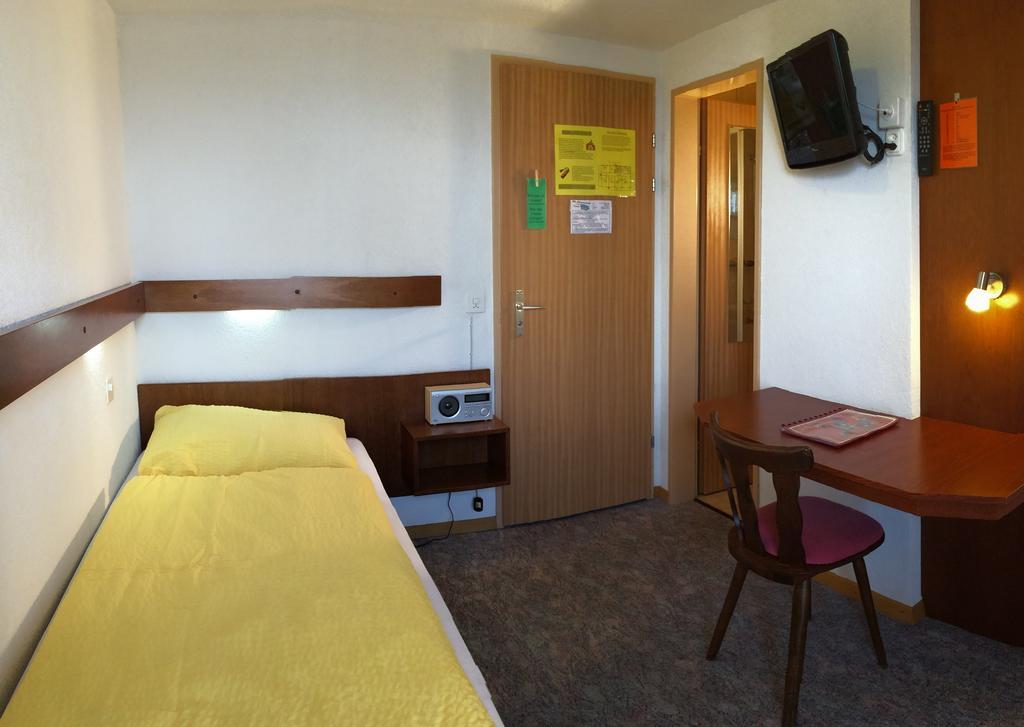 Hotel Zum See Grächen Quarto foto
